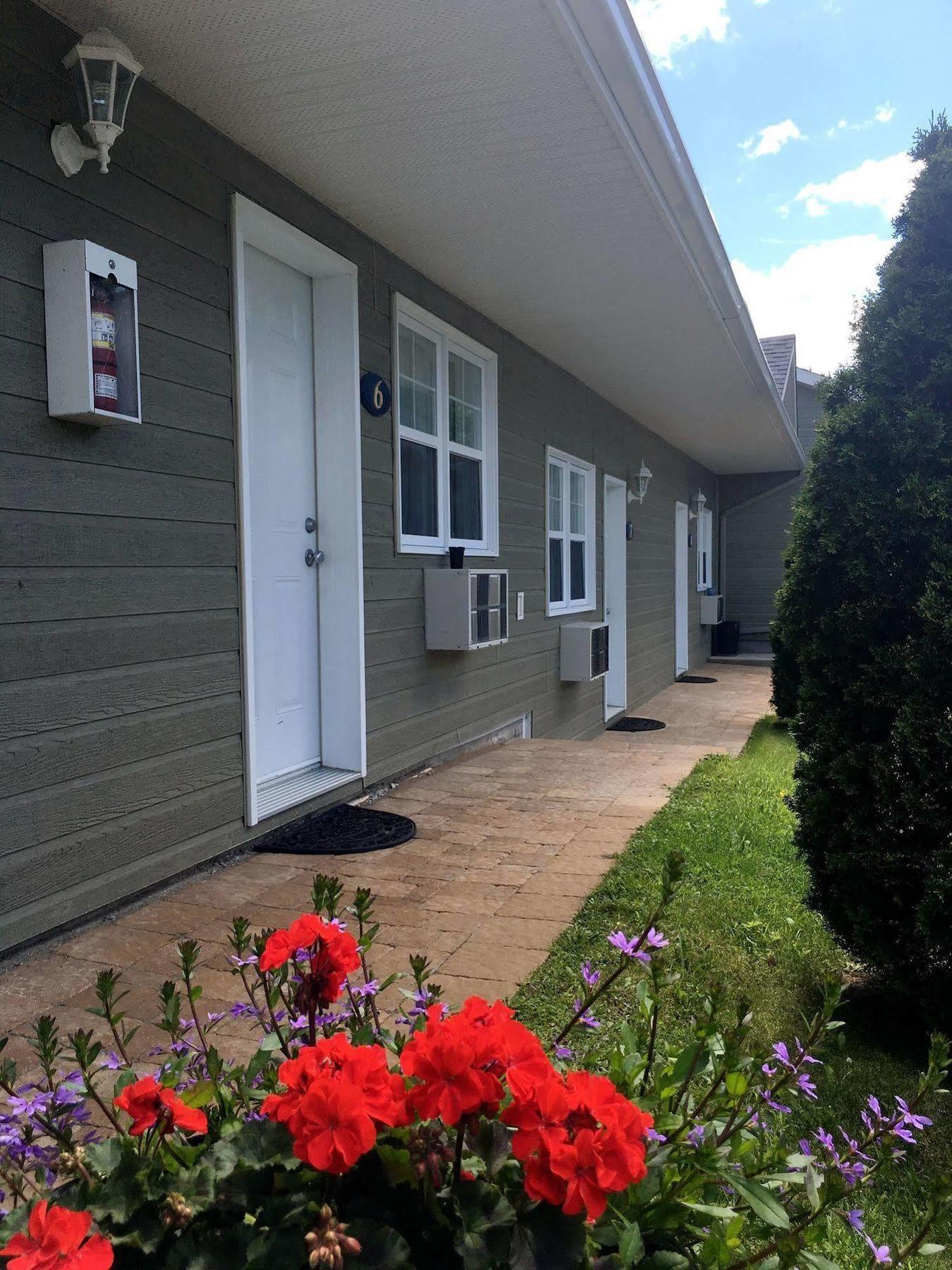 Motel Des Cedres Sherbrooke Ngoại thất bức ảnh
