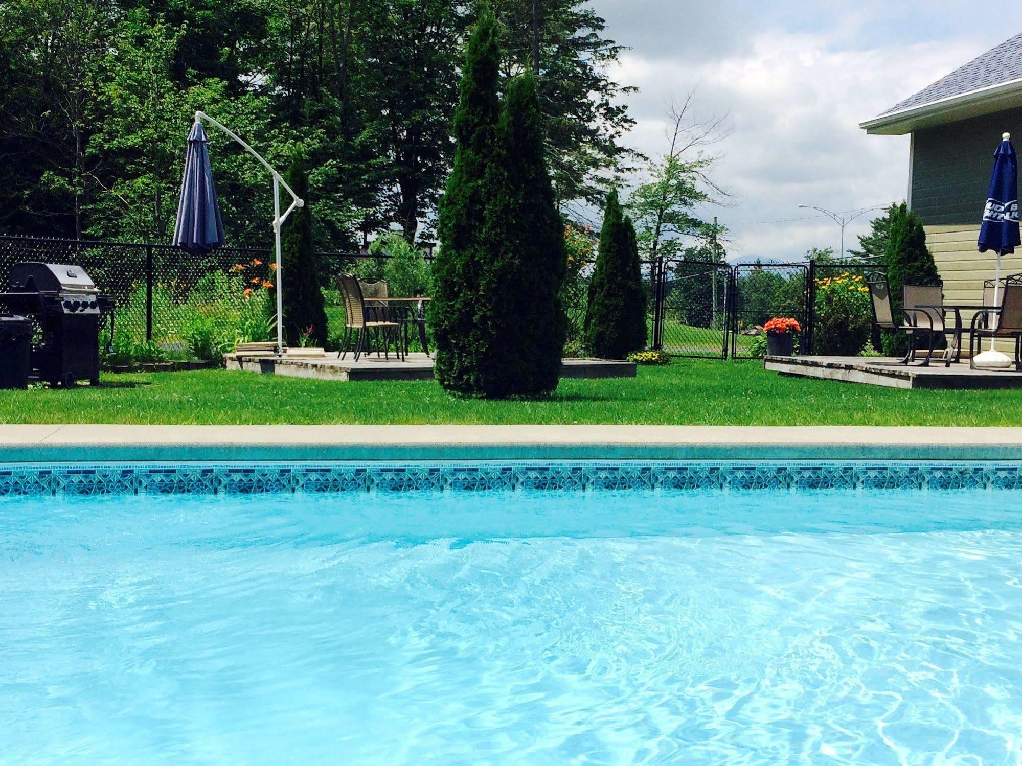 Motel Des Cedres Sherbrooke Ngoại thất bức ảnh